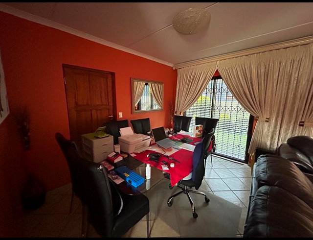 3 BEDROOM TOWNHOUSE FOR SALE IN THE REEDS